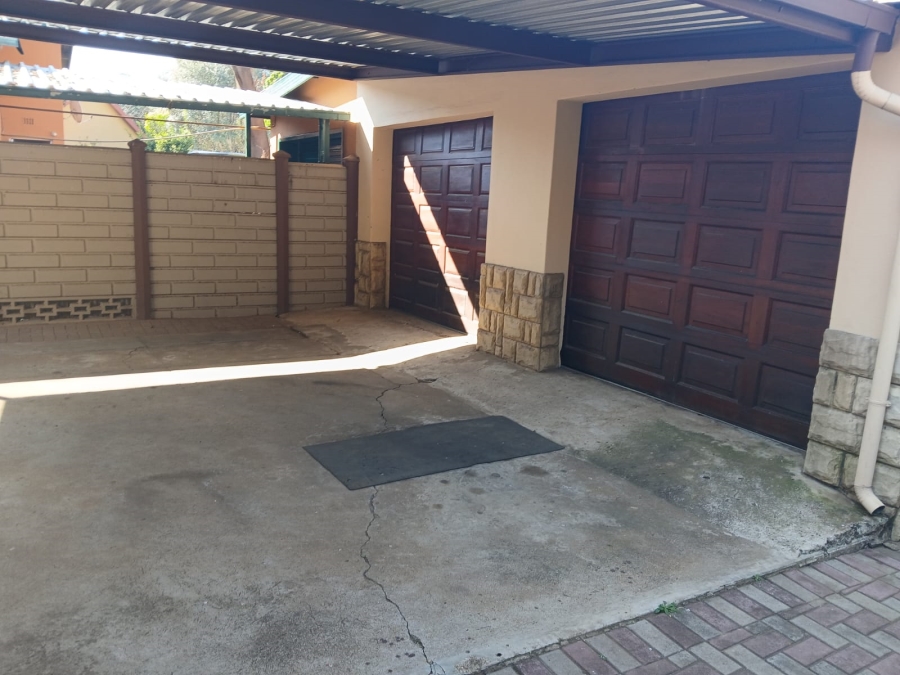3 Bedroom Property for Sale in Geelhoutpark North West